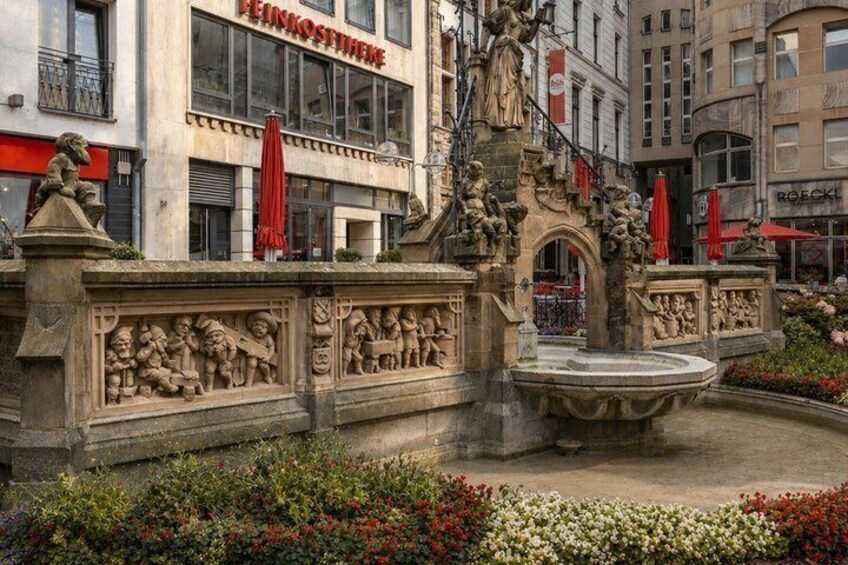 Cologne Scavenger Hunt & Highlights Self-Guided Walking Tour 2