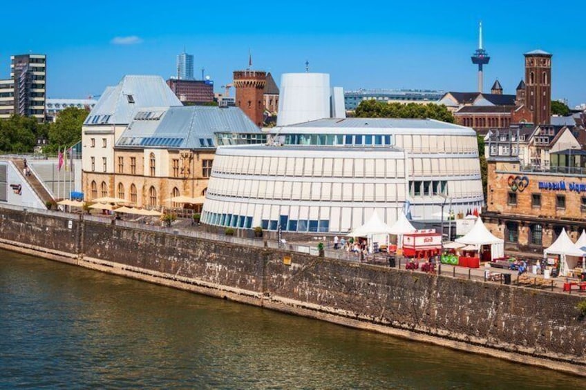 Cologne Scavenger Hunt & Highlights Self-Guided Walking Tour 5