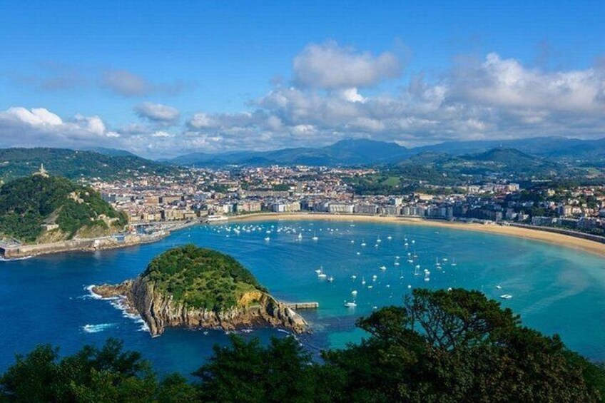 San Sebastian Must See Attractions Walking Tour With A Guide 2