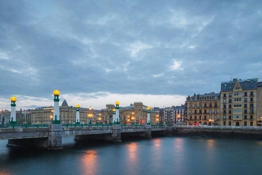San Sebastian Must See Attractions Walking Tour With A Guide 4
