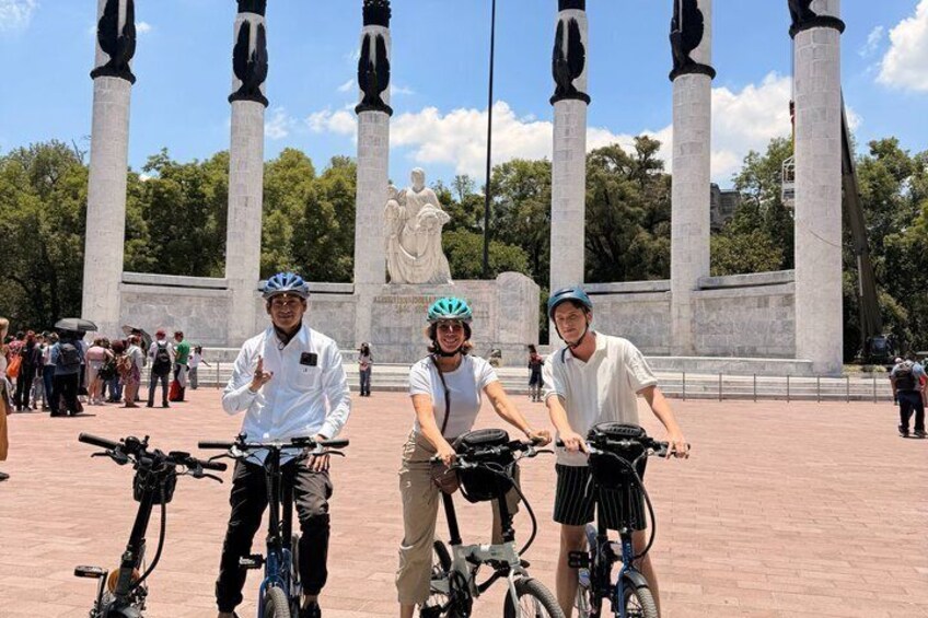 Private Ebike Tour in Chapultepec Forest in CDMX 3