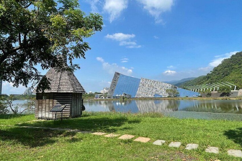 Yilan Day Tour Whale Watching Cruise and Animal Farm 2