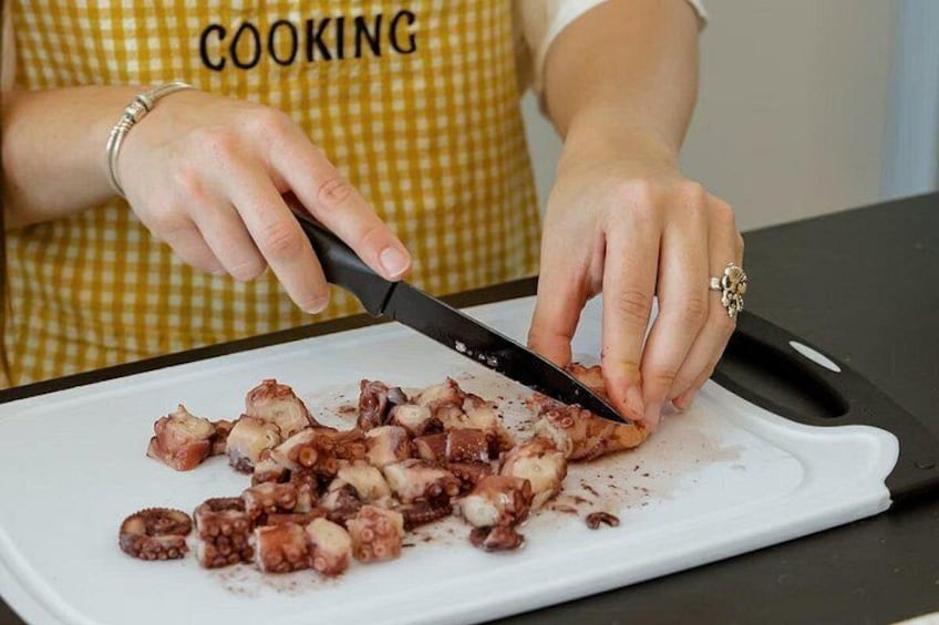 Chef Led Porto Market Tour and Portuguese Tapas Class with Wine 3