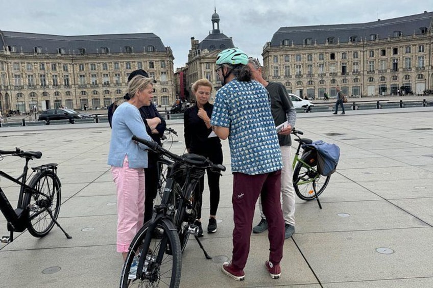 3-Hour E-Bike Immersive Tour of Bordeaux - English Tour 4
