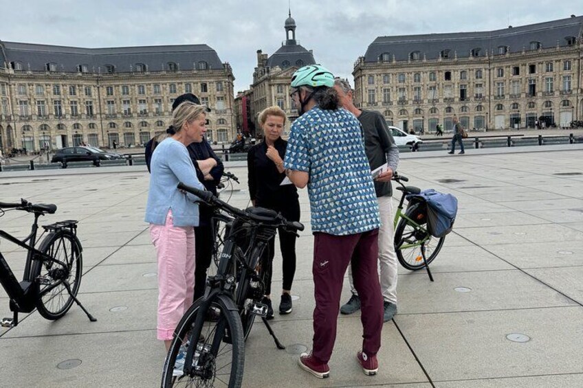 3-Hour E-Bike Immersive Tour of Bordeaux - English Tour 4