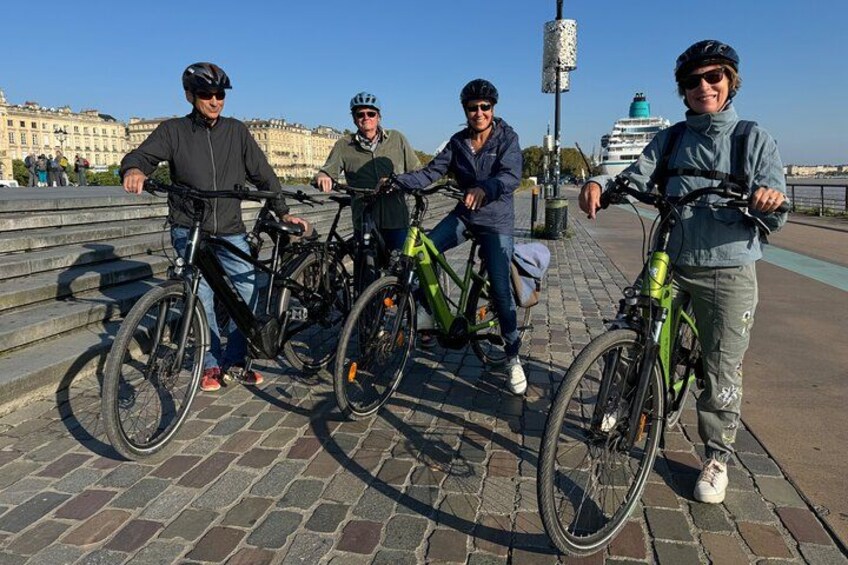 3-Hour Bordeaux E-Bike Tour in English by Monsieur Bacchus 3
