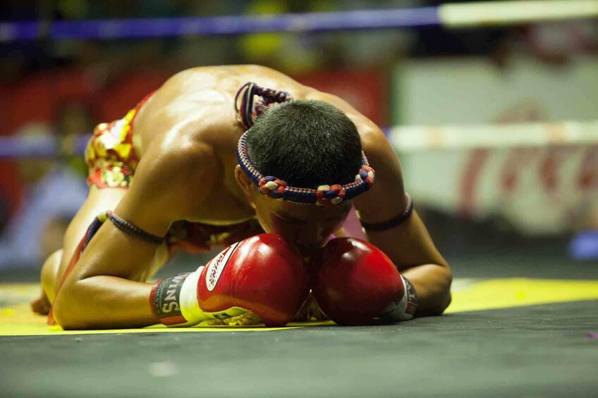 Real Muay Thai Boxing Show at Rajadamnern Stadium