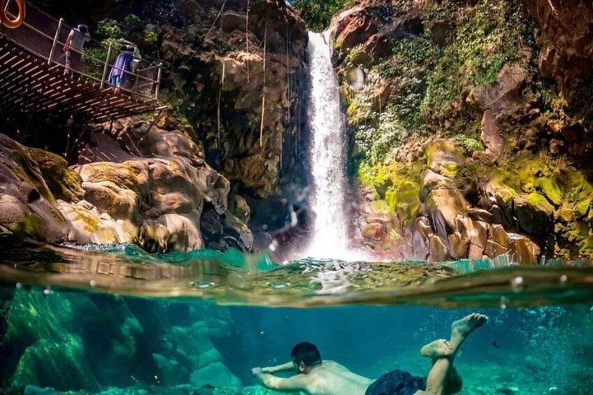 Private Tour to Oropendola Waterfall and Hot Springs with Lunch 1