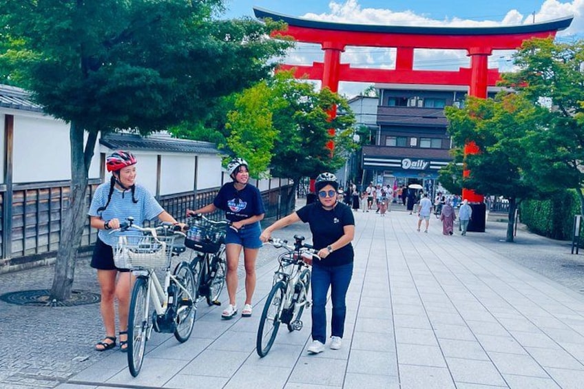 Pedal Adventure Kyoto's iconic landmarks on an e-bike tour 5