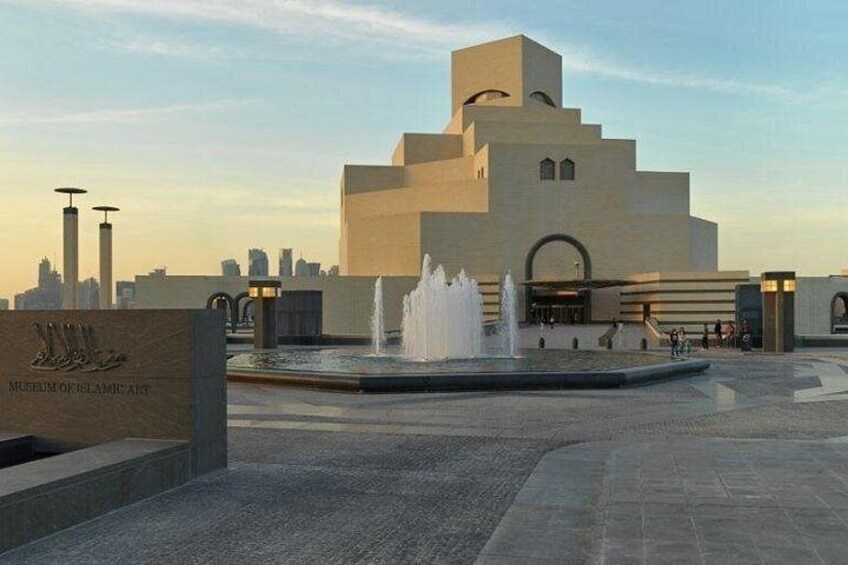 Doha Guided City Tour Souq Waqif, Katara, Pearl Qatar 3