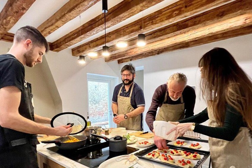 Market Tour and Cooking Class with a Local Venetian Chef 1