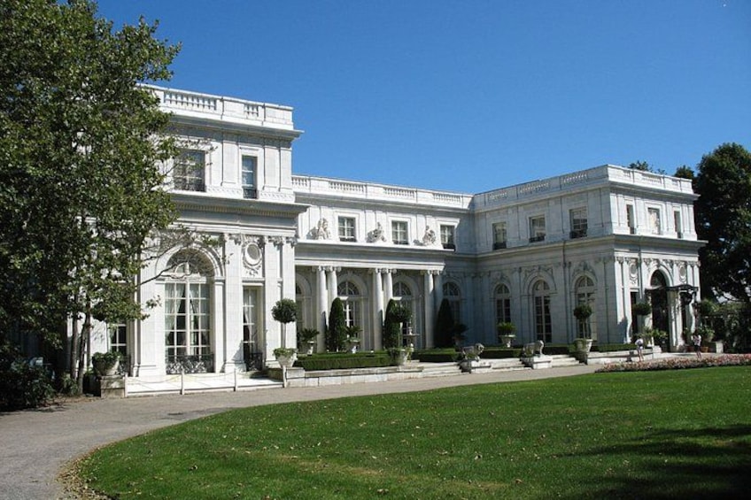 Guided Tour of Newport in Open Air LSV 2