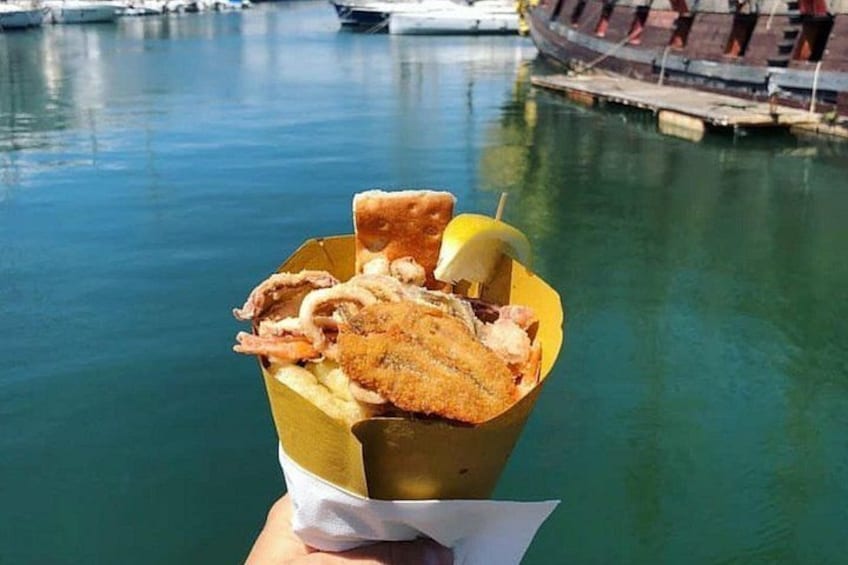 Discover the maritime history of Genoa, with its local street food 1