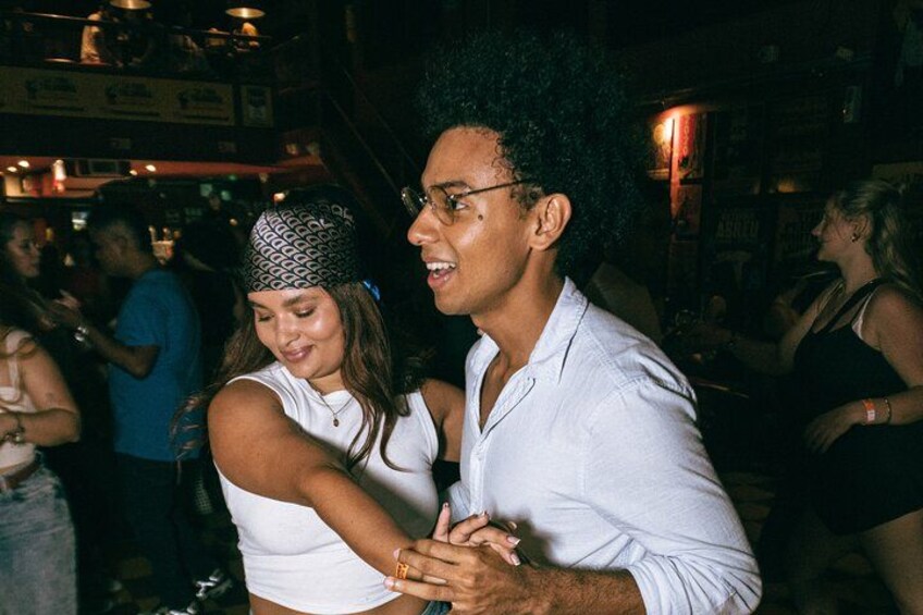 Saturday Night Bar Crawl in Cali, Colombia 4