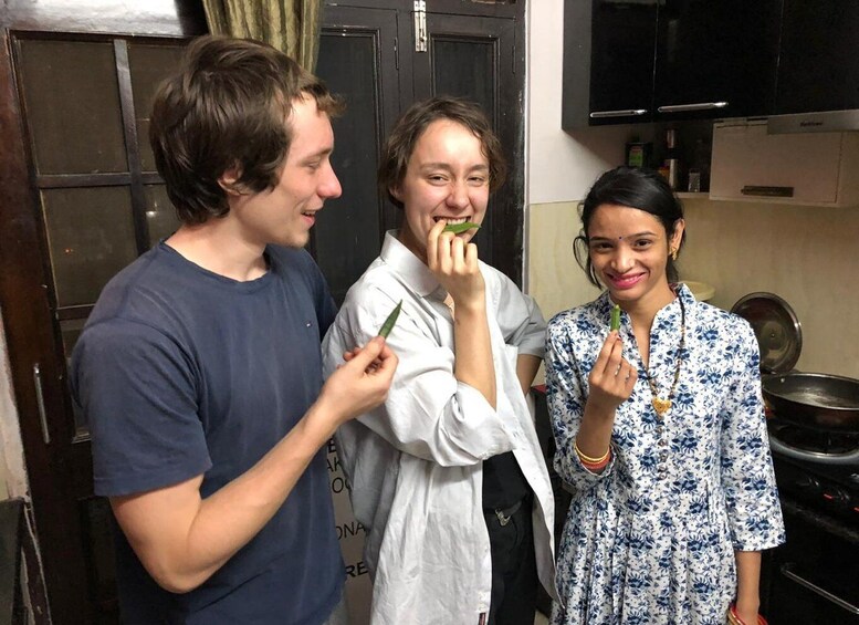 Picture 18 for Activity Jaipur: Interactive Cooking Class with a Local Family 2