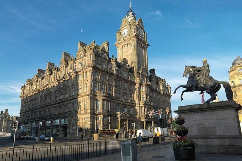 Edinburgh: City Walk Audio Guide in 7 Languages on your Phone 4