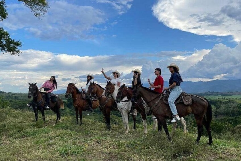 PRIVATE Tour of the Café and Ride in Pereira 3