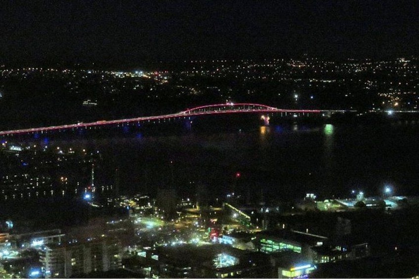 Private Night Tour of Auckland, Sky Tower Dinner, Bridge & Museum 4