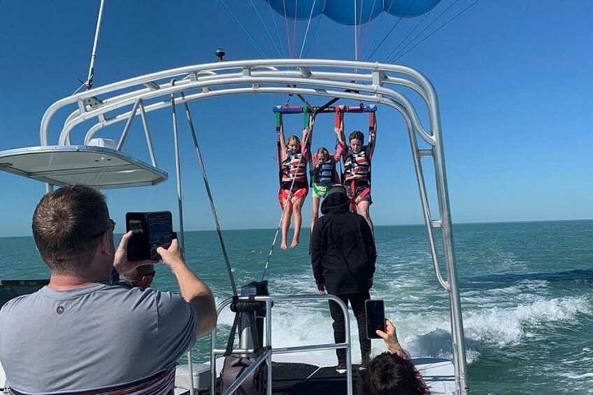 Take off and land on the boat! 2