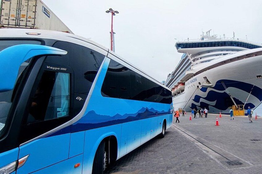 Leaving passengers at the port of Coquimbo 3