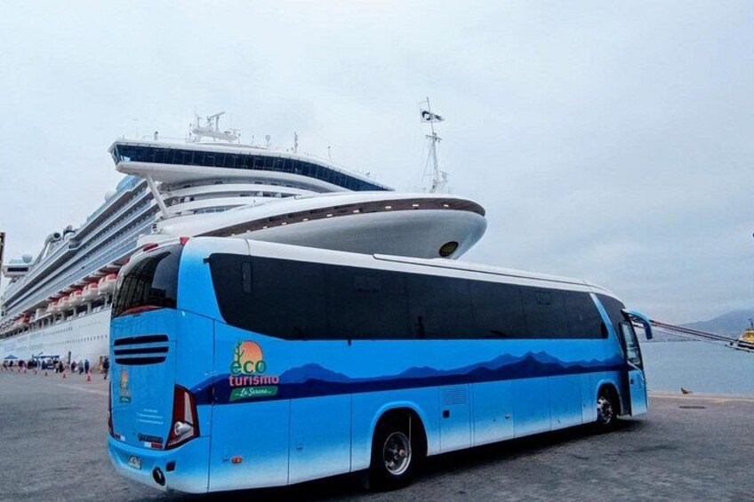 Leaving passengers at the port of Coquimbo 4