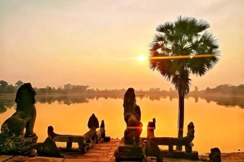 1-Day Angkor Wat Tour by Tuk-Tuk with English Speaking Guide 4
