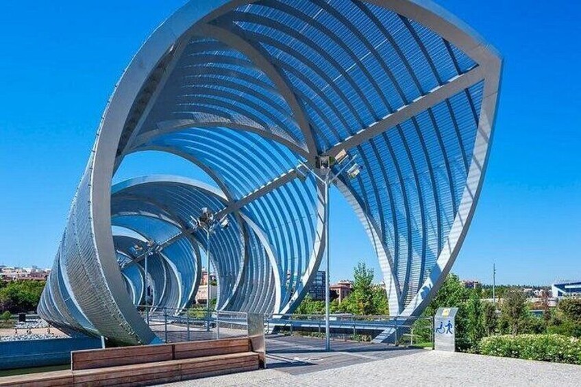 Bilbao Must See Attractions Walking Tour With A Guide 3