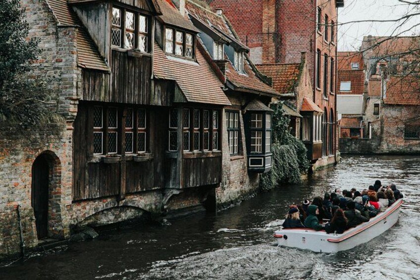 2-Hour Historical Walking Tour in Bruges with Praline Included 4