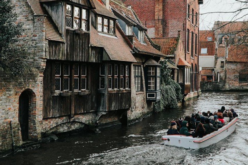 2-Hour Historical Walking Tour in Bruges with Praline Included 3