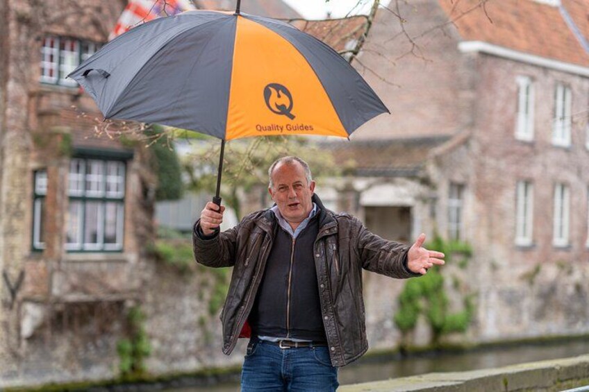 2-Hour Historical Walking Tour in Bruges with Praline Included 1