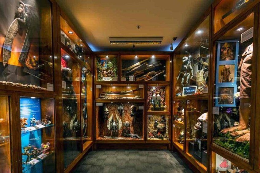 Visit the Retail store at the Weta cave 2