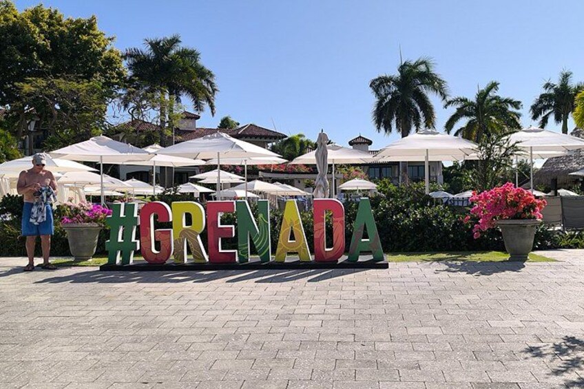 Bar Hopping and Grenadian Rum Tasting Tour 4