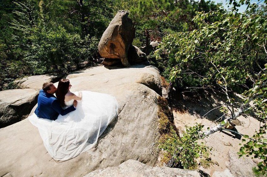 3 HR Red Rock Limousine Tour with Champagne and Goodies 2
