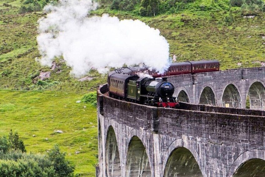 Discover the enchanting landscapes that brought the Harry Potter films to life! 3
