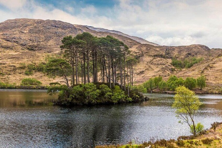 Discover the enchanting landscapes that brought the Harry Potter films to life! 2