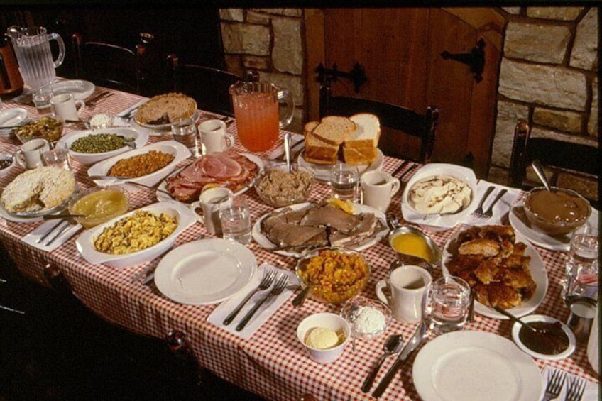 Meal in an Amish Home Experience 4