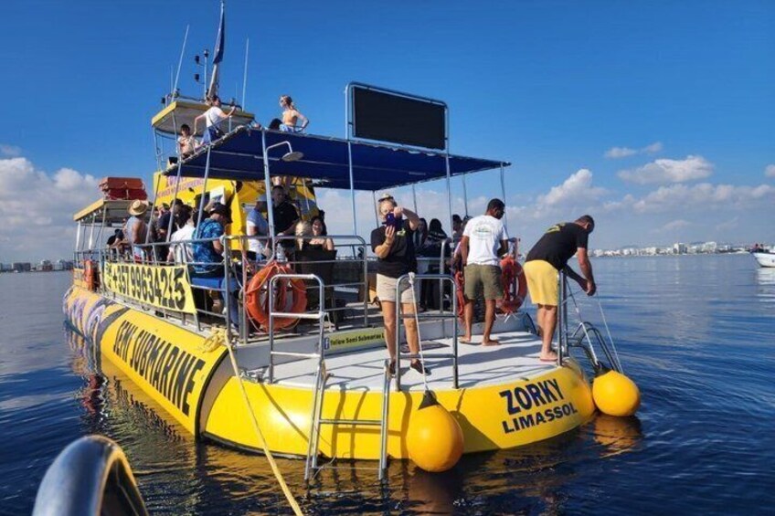 Yellow Submarine Shipwreck & Turtle Cruise with Unlimited Drinks 4