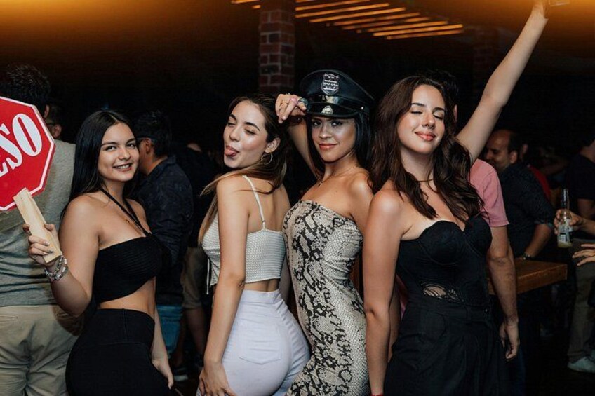 Pub Crawl - Drink & Dare 2