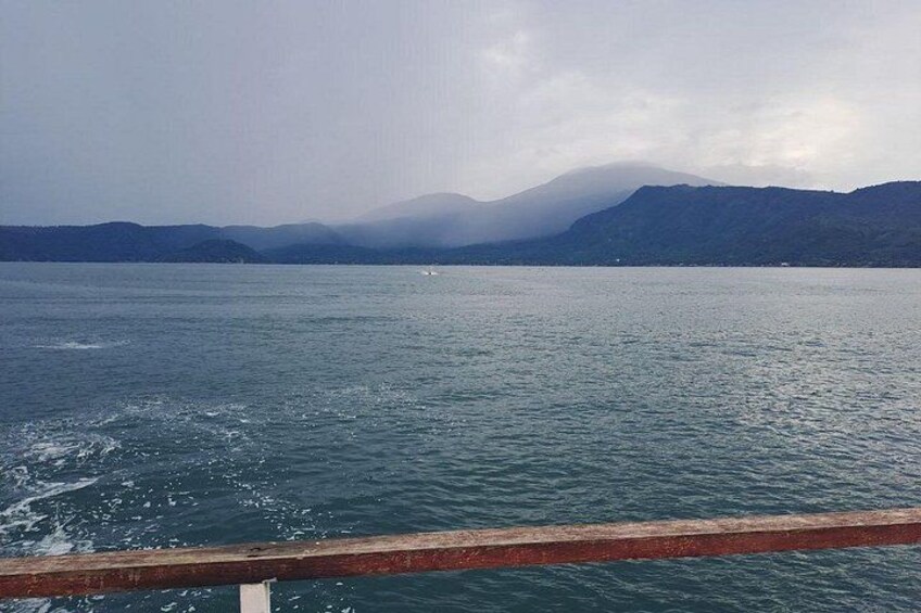Coatepeque lake 3
