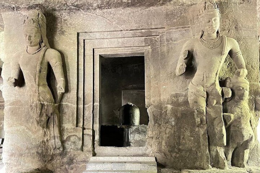Elephanta Caves Exploration: Guided Tour with Ferry Experience 2