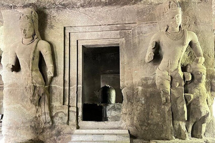 Elephanta Caves Exploration: Guided Tour with Ferry Experience 2