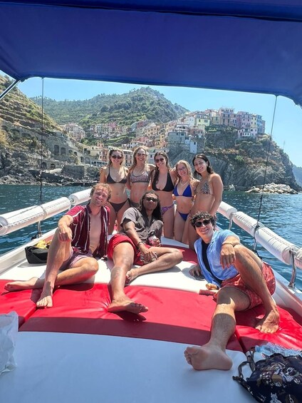 Picture 29 for Activity Vernazza: Boat tour nel cuore delle cinque terre 2