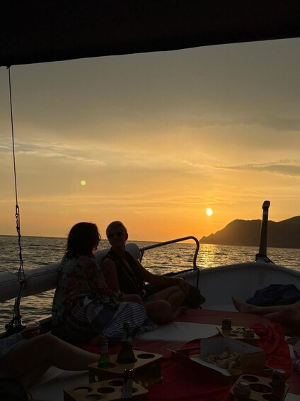 Picture 31 for Activity Vernazza: Boat tour nel cuore delle cinque terre 4