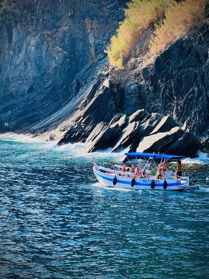 Picture 1 for Activity Vernazza: Boat tour nel cuore delle cinque terre 2