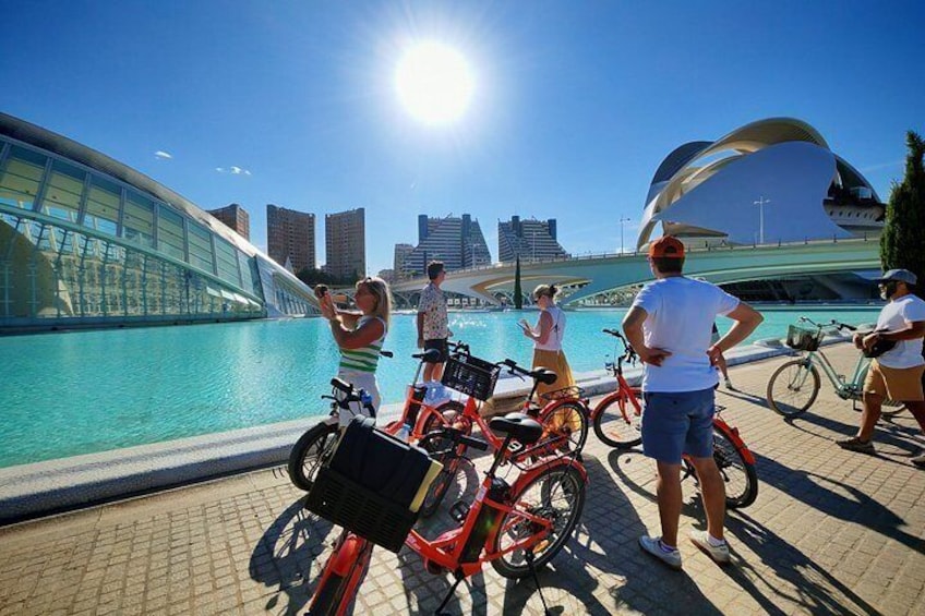 Valencia City Highlights in Guided Bike or E-Bike Tour 2