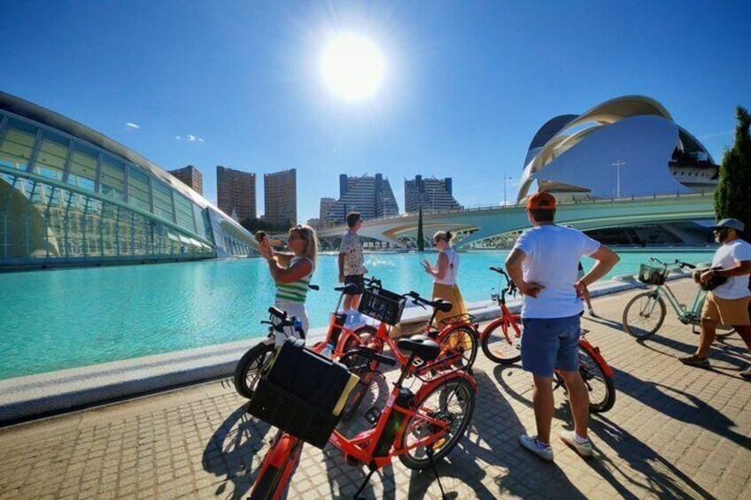 Valencia City Highlights in Guided Bike or E-Bike Tour 4