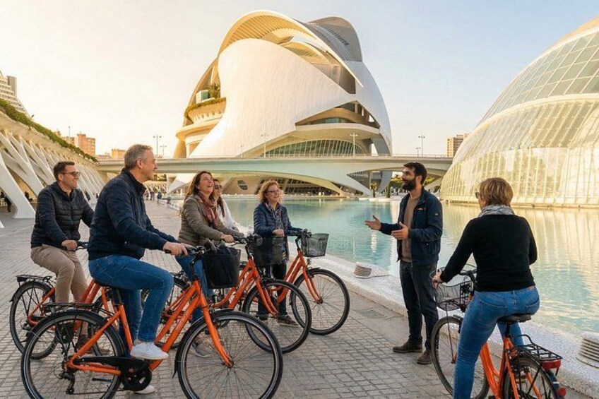 Valencia City Highlights in Guided Bike or E-Bike Tour 3