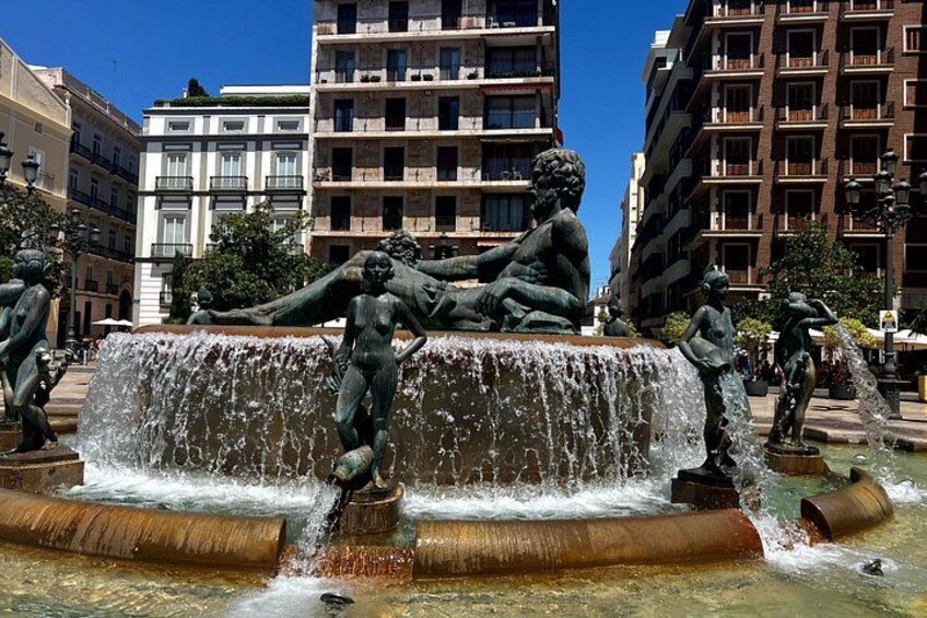 Valencia City Highlights in Guided Bike or E-Bike Tour 2