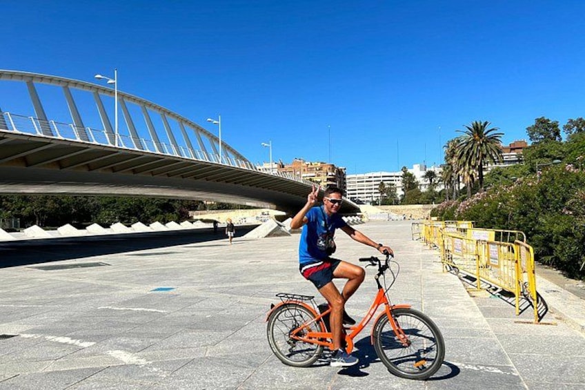 No traffic, no stress — just you, your bike, and the beauty of Valencia 2