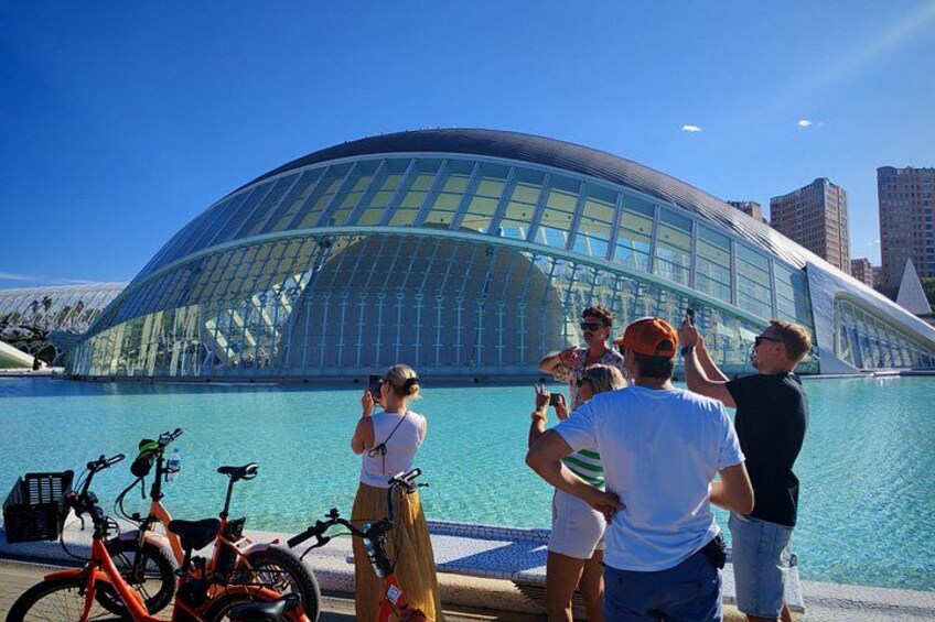 Valencia City Highlights in Guided Bike or E-Bike Tour 2